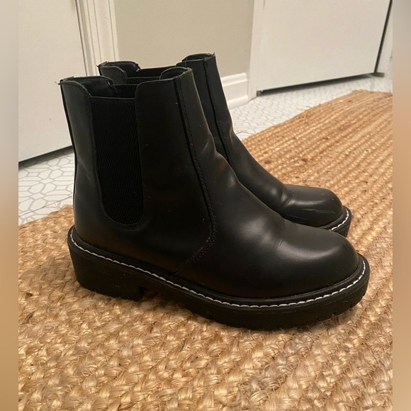 Forever 21 Black Chunky High Ankle Boots Size 8W - Picture 1 of 10